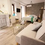 Hostly Casa De Especias * Севилья