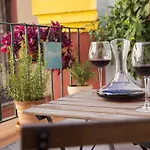 Hostly Casa De Especias Севилья