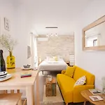Hostly Casa De Especias Севилья